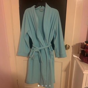 l.l. bean blue bathrobe